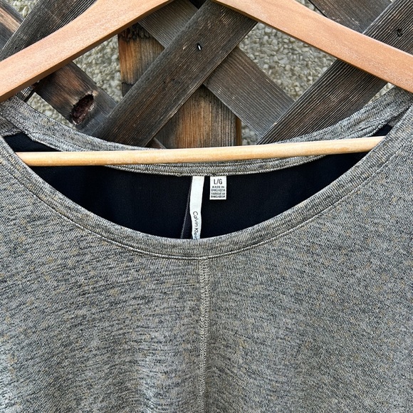 Calvin Klein VGUC long sleeved top silver like colour with gold splatter look - Picture 2 of 15